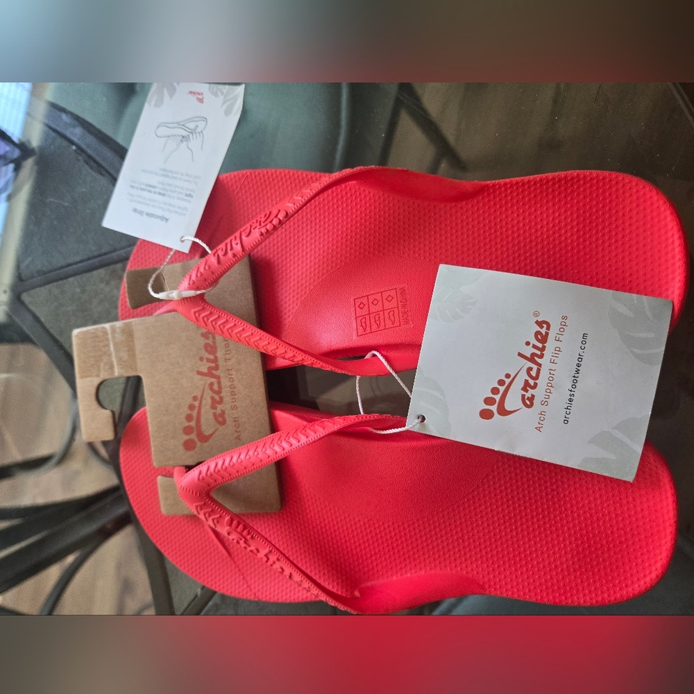 New ARCHIES Red Flip Flops Sandals 7 Women 6 Men 38.5/39 EU
